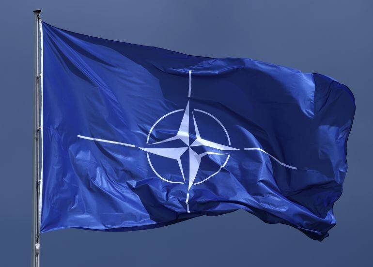 Drapeau de l'OTAN à Berlin