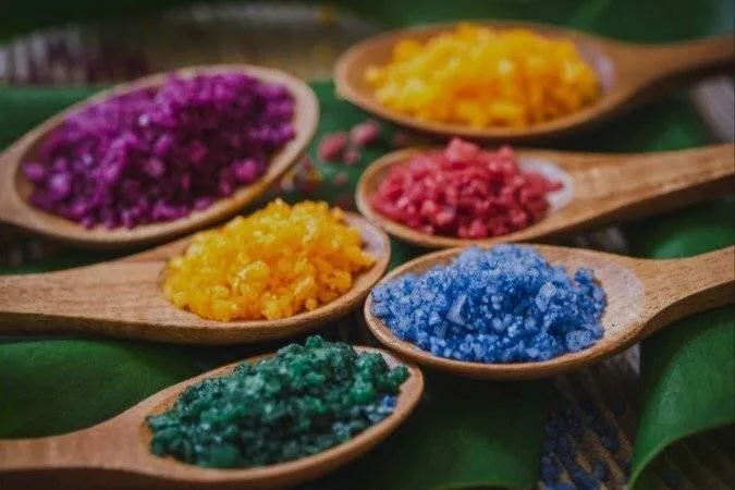 Les sels de bain : détendez-vous et profitez des nombreux bienfaits pour votre corps