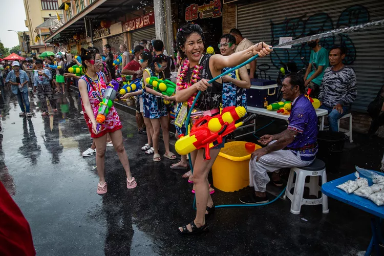 16. Célébrez le nouvel an lors du festival de Songkran