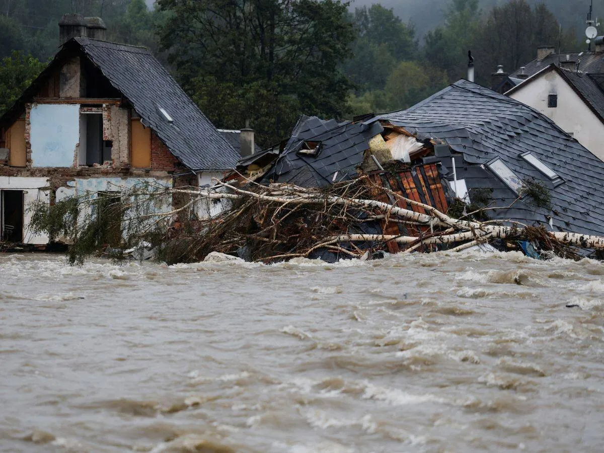 Inondations meurtrières en Roumanie : 4 morts et état d'urgence
