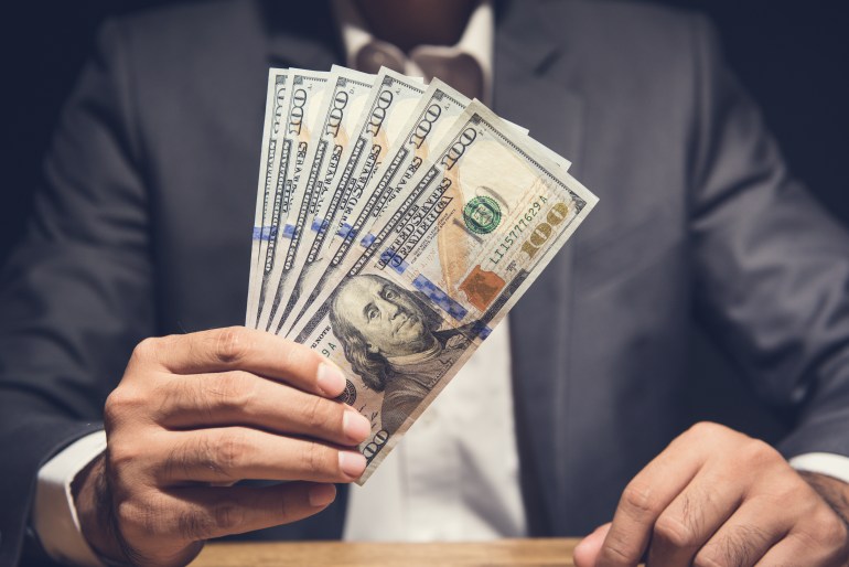 Des billets de dollar