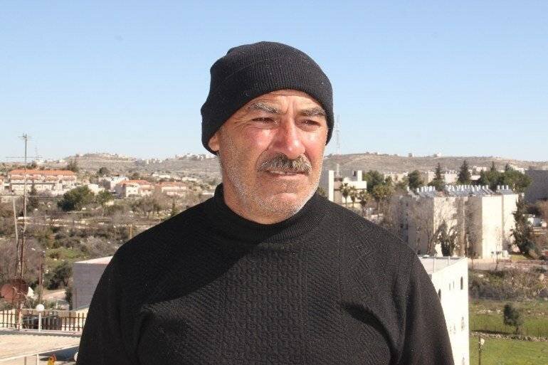 عبد الكريم الجعبري يتعرض لاعتداءات مستمرة من المستوطنين