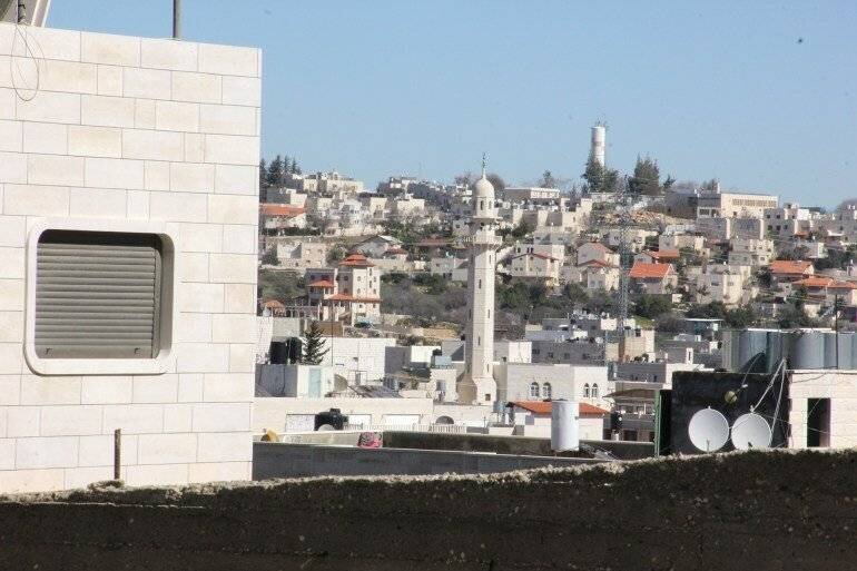 الجعبري يسكن بمحاذاة مستوطنة كريات أربع