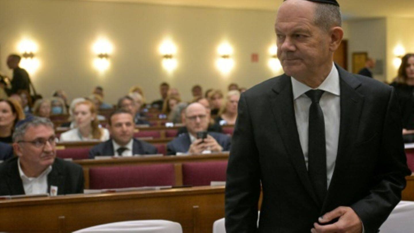 Bundeskanzler Olaf Scholz (SPD) bei Gedenkzeremonie in Hamburg