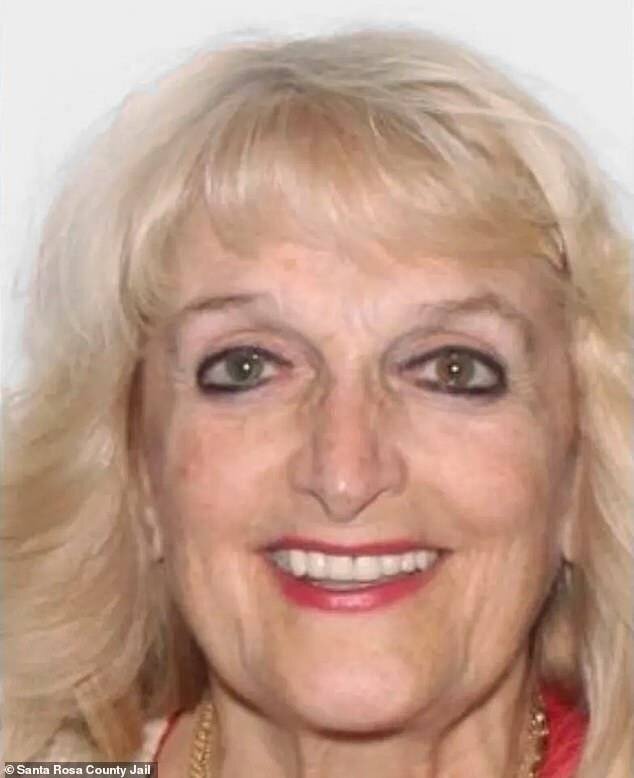 Dr Elaine Cecil Sharp lors de son arrestation