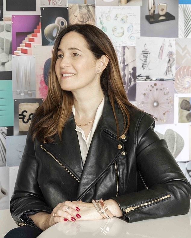 Produits Monica Vinader vendus dans le monde entier