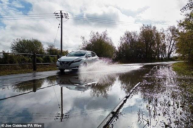 Route partiellement inondée près de Mountsorrel, Leicestershire