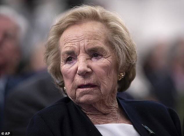 Ethel Kennedy, 96 ans, victime d'un AVC, entourée de sa famille.