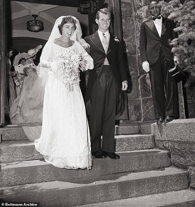 Ethel Kennedy avec Robert F. Kennedy le jour de leur mariage en 1950.