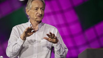 Geoffrey Hinton lors de la conférence Collision Tech au Canada.