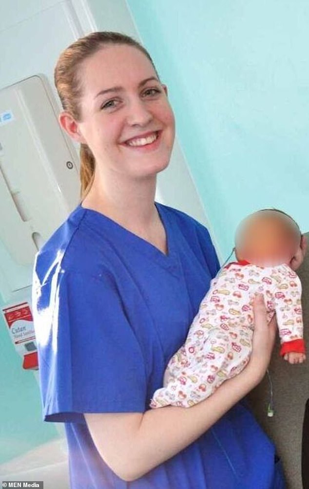 Lucy Letby travaillant à l'hôpital Countess of Chester.