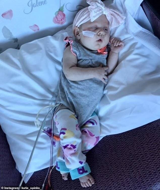 Les médecins ont tenté de délivrer Jolene à l'aide d'un extracteur sous vide.