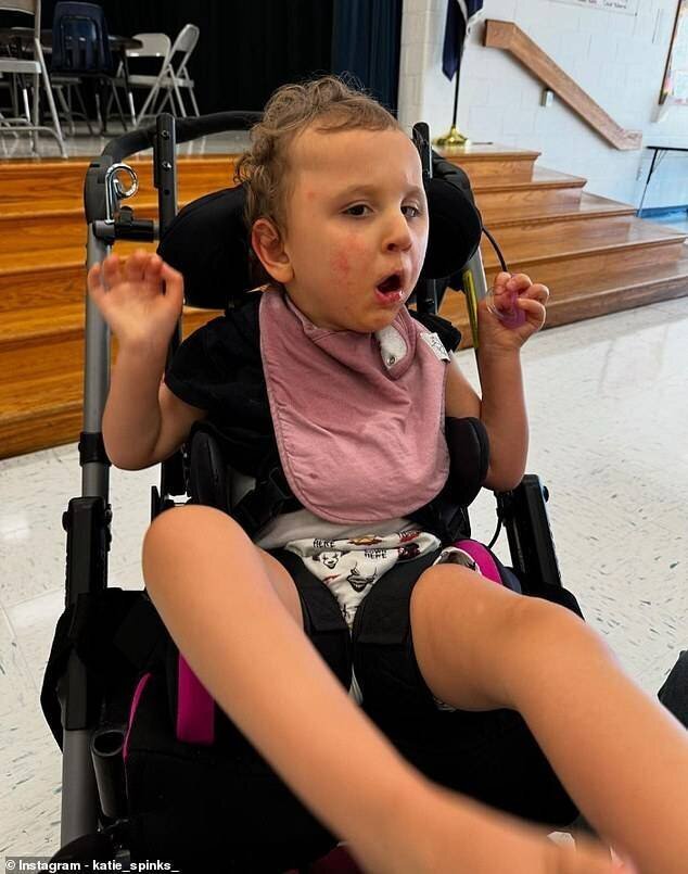 Katie Spinks partage régulièrement du contenu sur les réseaux sociaux pour sensibiliser à l'EHI.