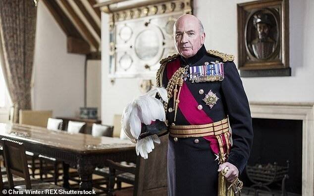 Lord Richard Dannatt, a souligné l'importance d'enseigner aux enfants l'implication du Royaume-Uni dans les débarquements en Normandie.