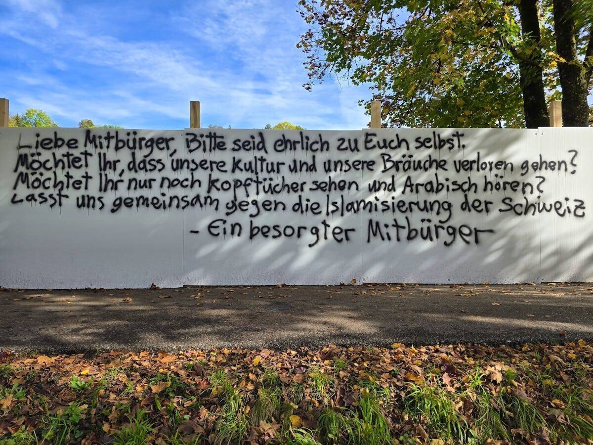 Le sprayer se présente comme un citoyen préoccupé