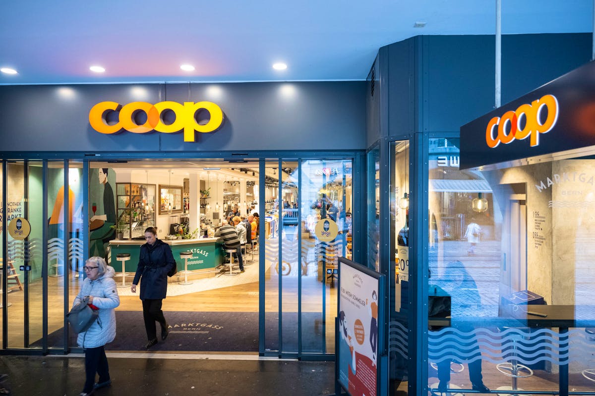 Coop continue de respecter les règles établies.