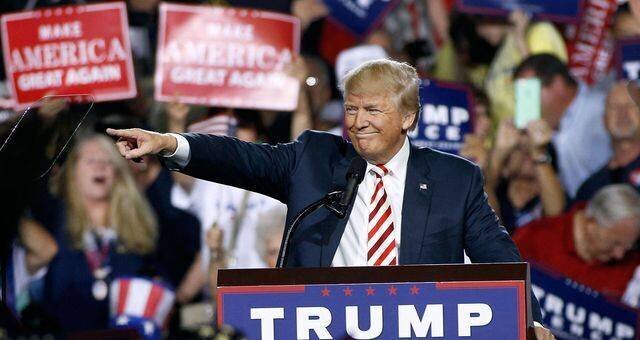 Le candidat républicain à l'élection présidentielle Donald Trump lors d'un meeting de campagne le 4 octobre 2016 à Prescott Valley, Arizona. ©AFP - Ralph Freso / GETTY IMAGES NORTH AMERICA