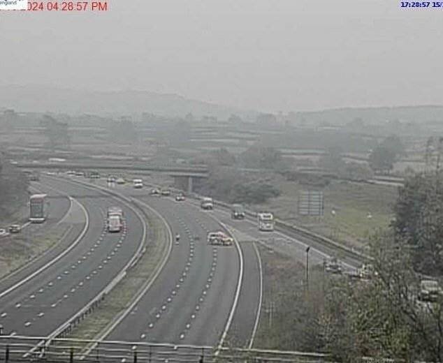 Appareils de surveillance montrant la circulation sur l'M6