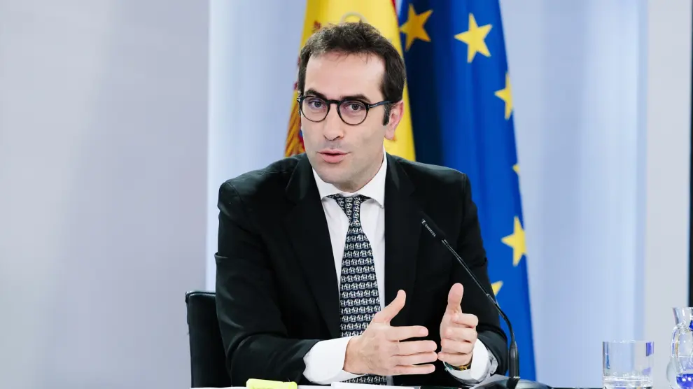 El ministro de Economía, Comercio y Empresa, Carlos Cuerpo, durante una rueda de prensa posterior a la reunión del Consejo de Ministros, en el Palacio de La Moncloa