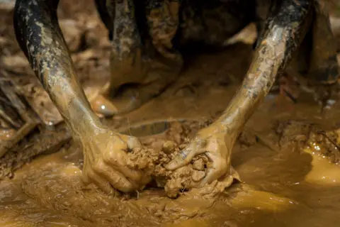 Extraction de l'or à Kibi