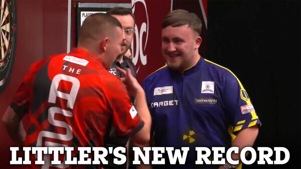 Luke Littler lors du Czech Darts Open