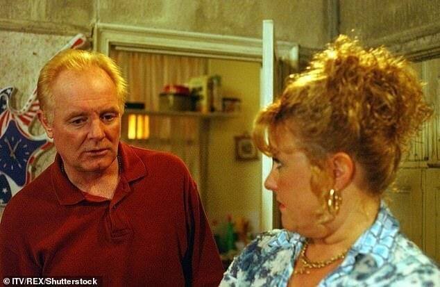 Bruce Jones pendant son rôle dans Coronation Street