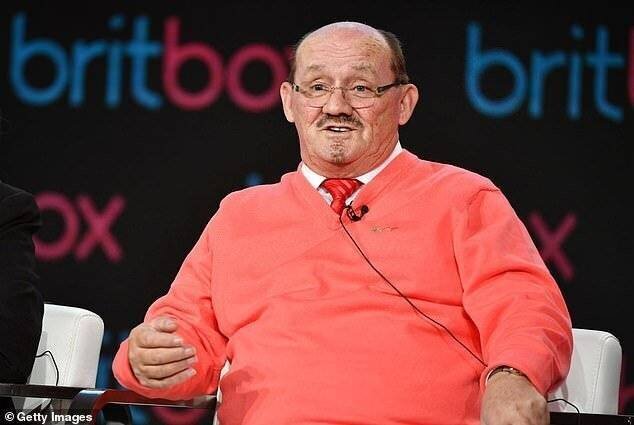 O'Carroll s'excusant pour ses commentaires