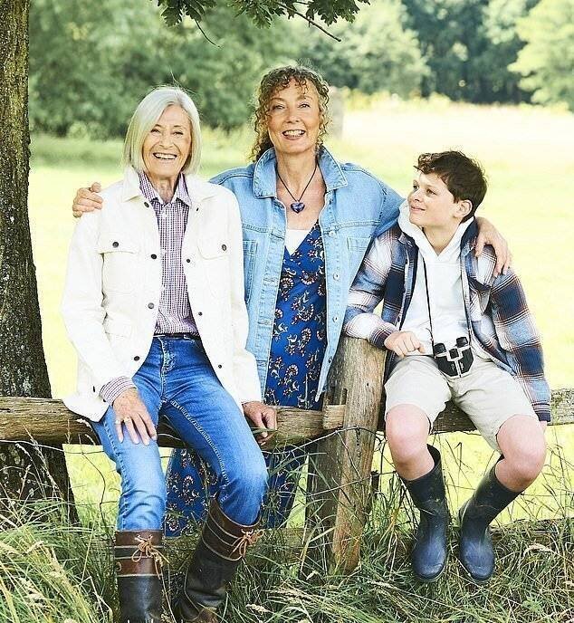 Samantha, sa mère Veronica et son fils Albert partagent une profonde connexion.