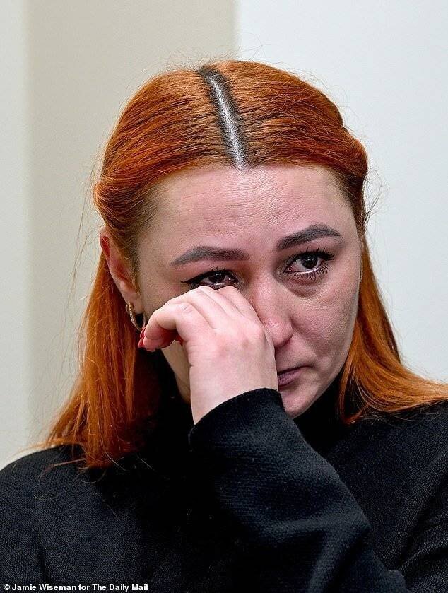 Yulia, de Kupiansk, évoque les effets de la guerre sur sa famille.