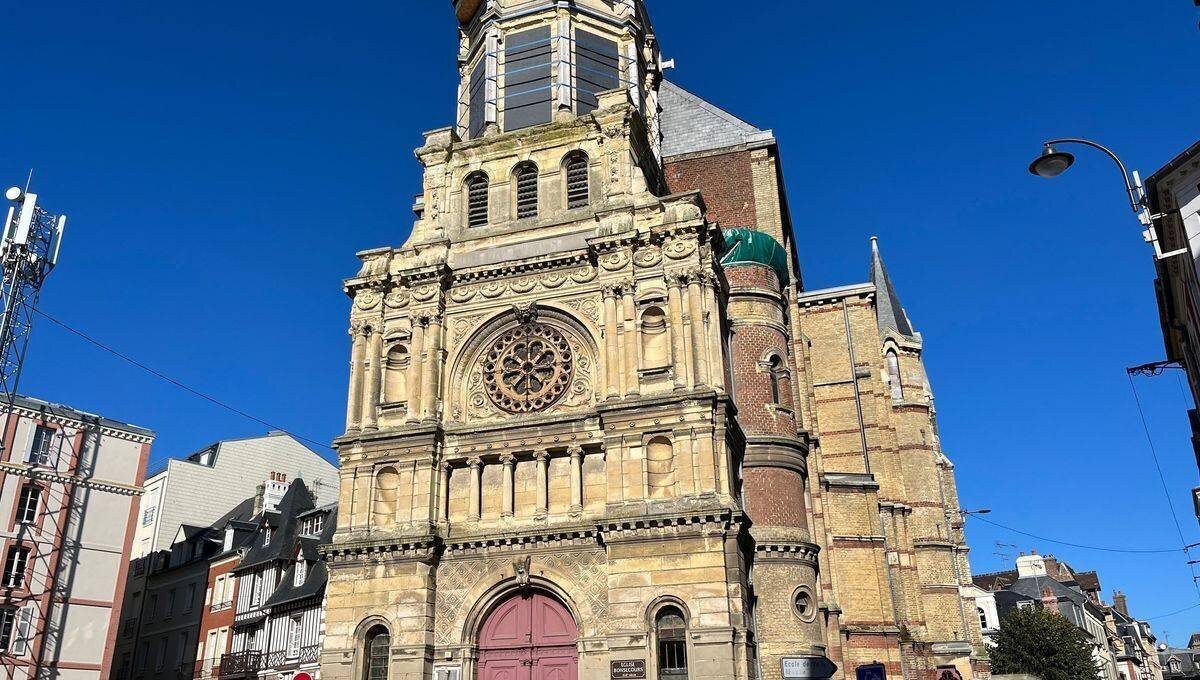 La ville de Trouville-sur-Mer lance un appel à projets pour sauver l'église Notre-Dame-du-Bon-Secours.