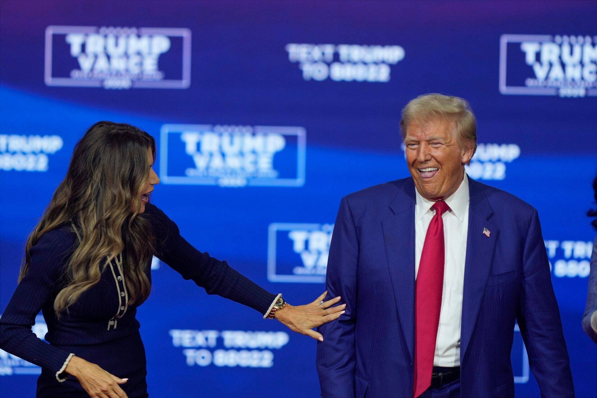 Les critiques de Trump soulignent ses danses lors des rassemblements et ses discours décousus comme préoccupations pour sa forme mentale