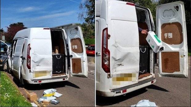 Moment choquant d'un livreur Evri jetant des colis sur la route devant un client dégoûté