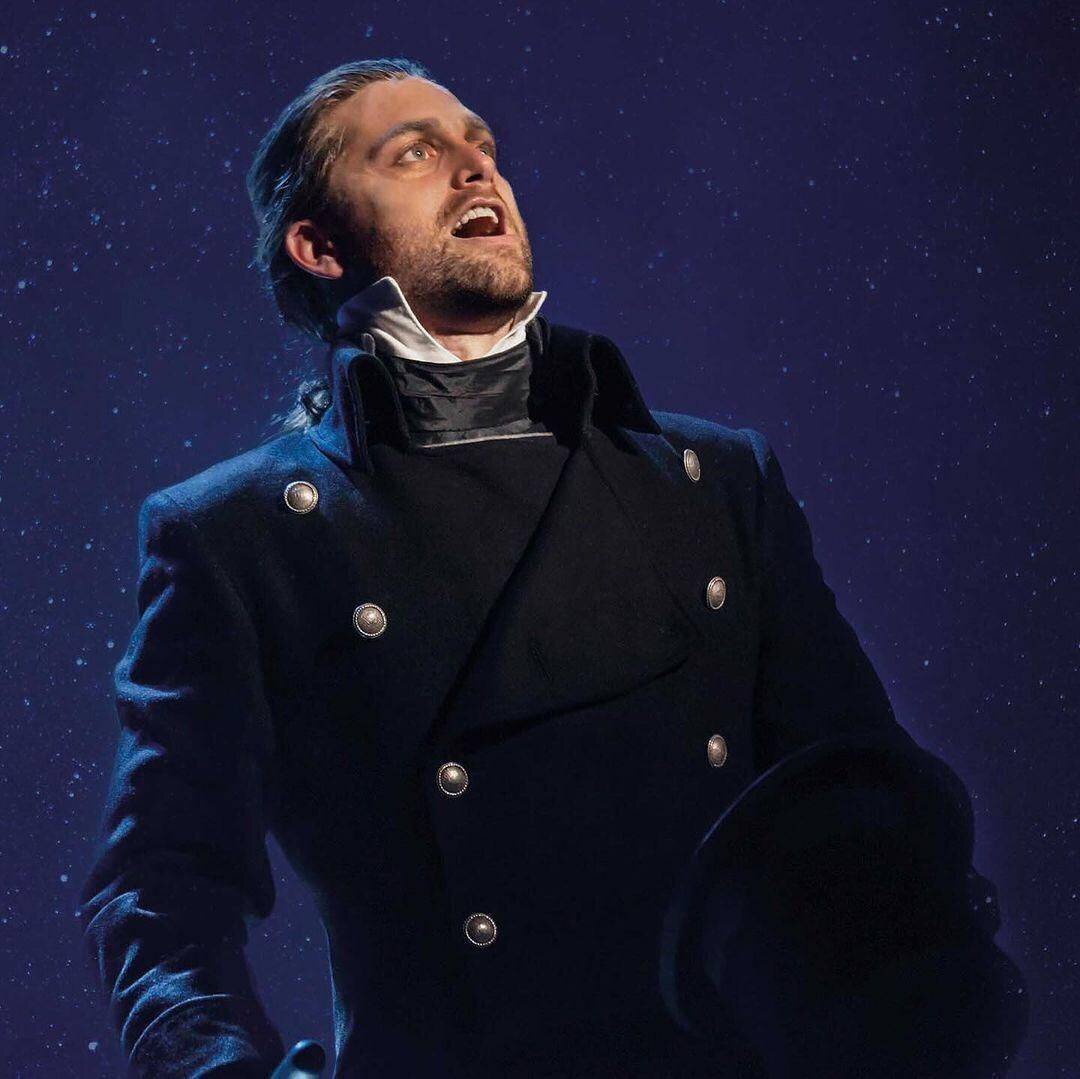 Bradley Jaden est un incroyable Javert.