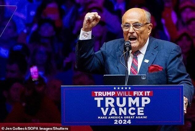 Giuliani lors d'un discours à Madison Square Garden