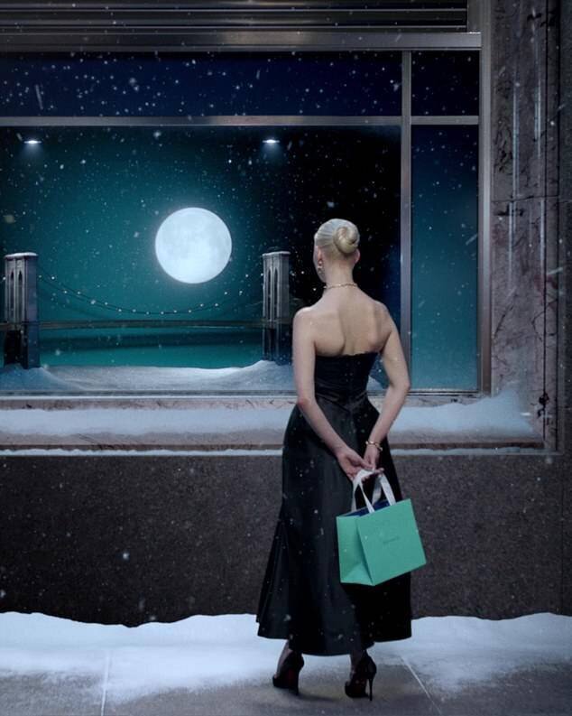 Anya Taylor-Joy sur le pont de Brooklyn