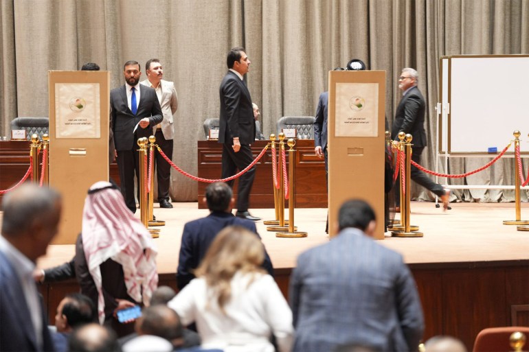 جلسة التصويت على منصب رئيس البرلمان وكالات