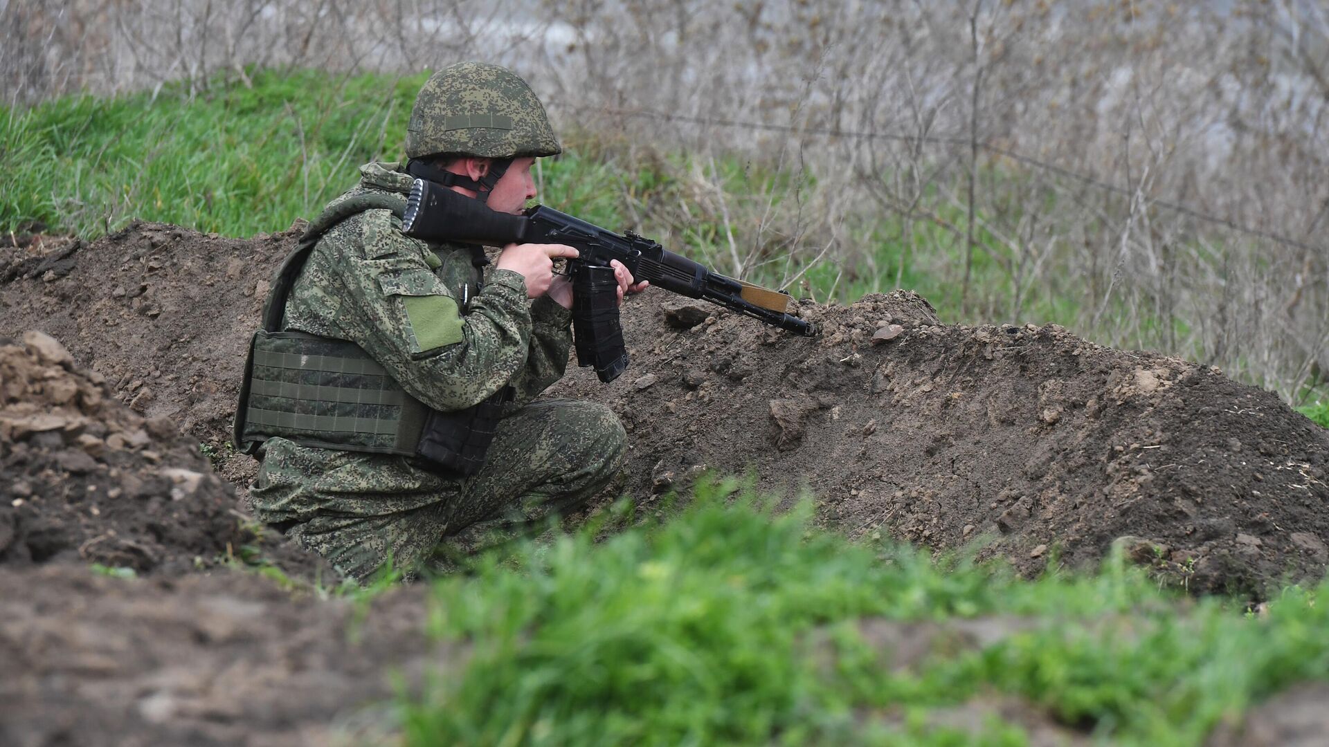 Soldats russes lors de l'évacuation des blessés ukrainiens