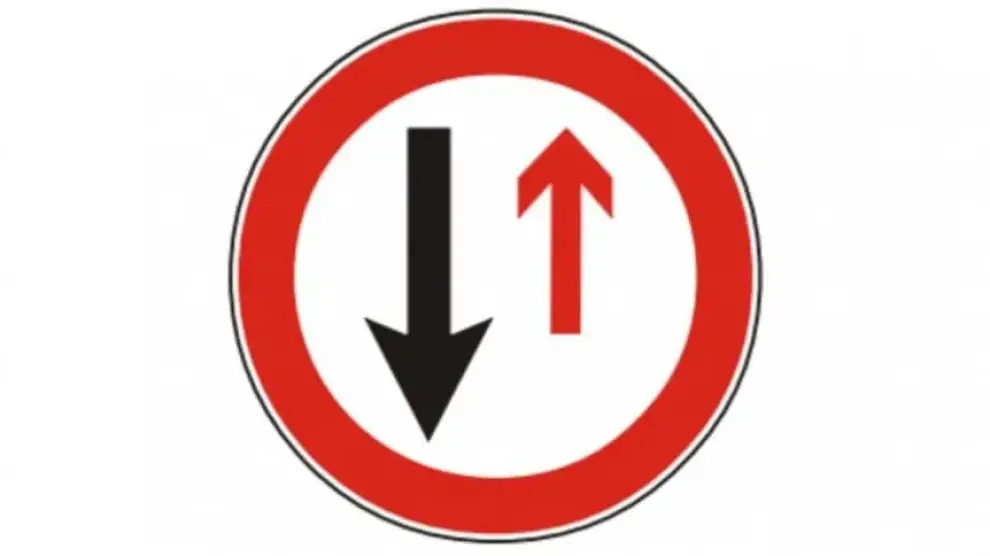 Signalisation avec deux flèches de différentes tailles qui indiquent des directions opposées