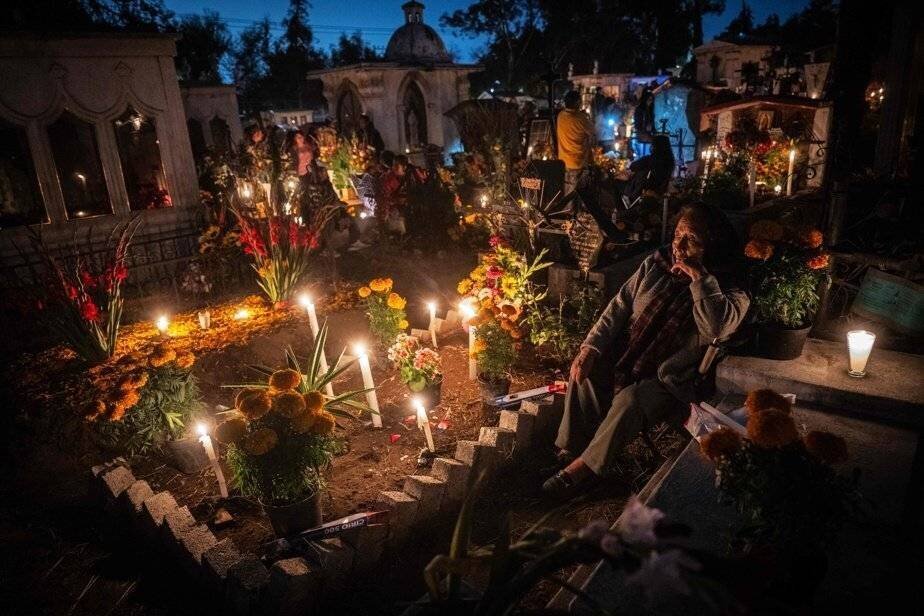 Commémoration du jour des Morts au cimetière de San Gregorio à Mexico.