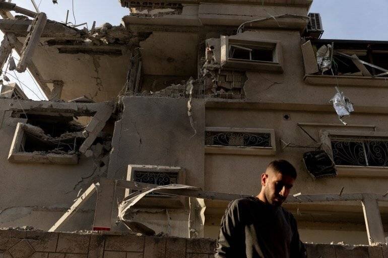 Destruction causée par des roquettes du Hezbollah