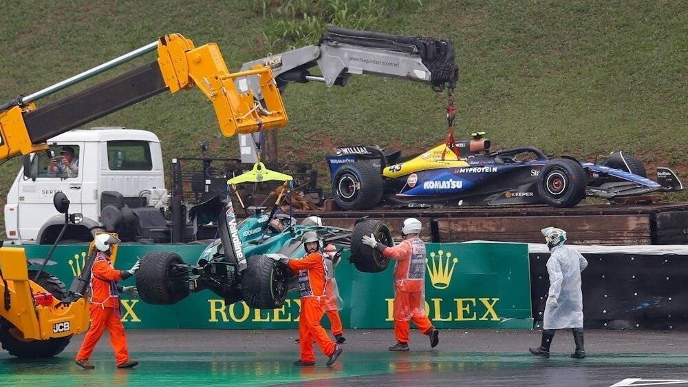 Max Verstappen sur le podium après sa victoire