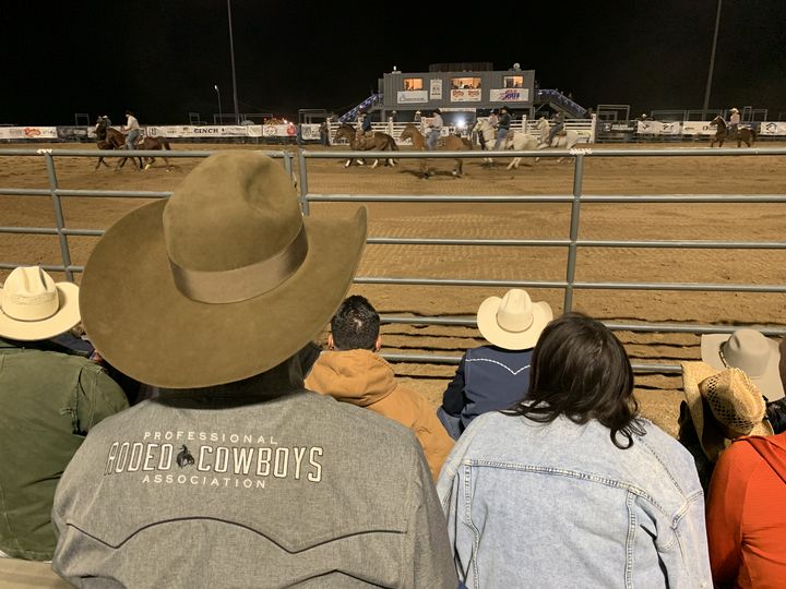 À Camp Verde, fief conservateur en Arizona, les habitants assistent au dernier rodéo de l'année. (GILLES GALLINARO / RADIO FRANCE)
