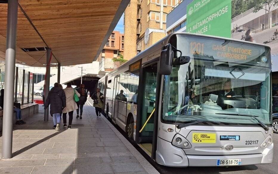 Une grève va impacter notamment le réseau de bus de Cergy-Pontoise (Val-d'Oise), au moins jusqu'à lundi. La ligne 1201 sera touchée (Archives). LP/Marie Persidat