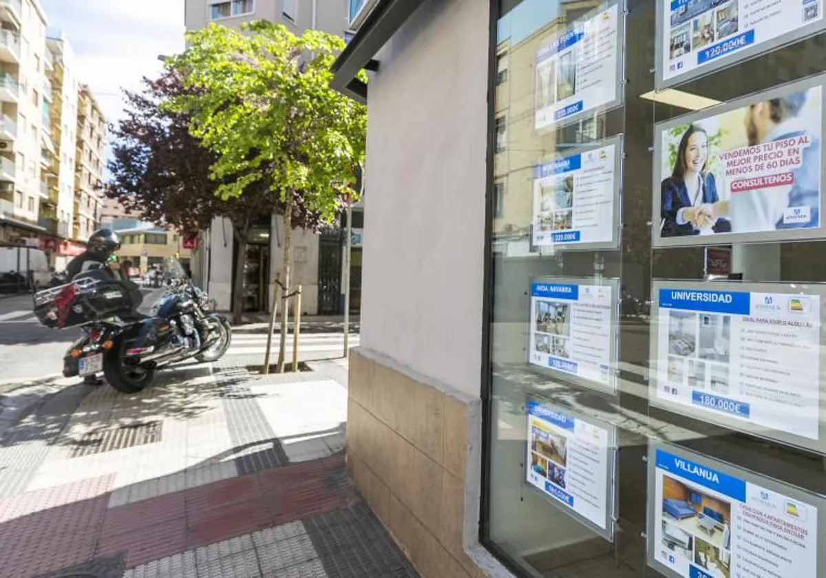 Vitrine d'une agence immobilière