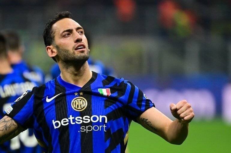 Celebration de Çalhanoğlu après le but