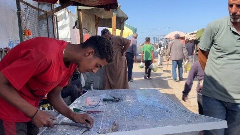 Réparation de panneaux solaires à Gaza