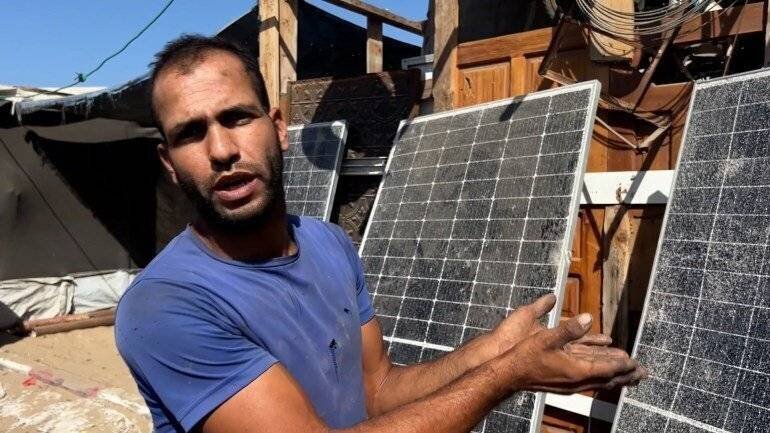 Réparation de panneaux solaires à Gaza
