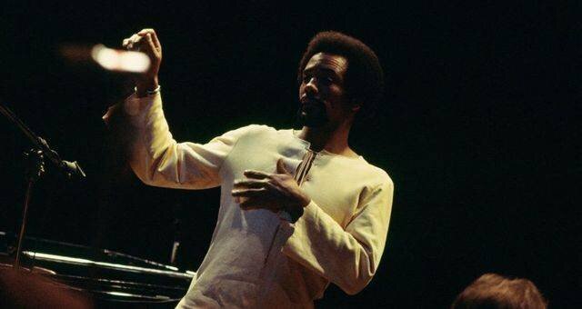 Quincy Jones sur scène durant le Monterey Jazz Festival, 1972 ©Getty - David Redfern