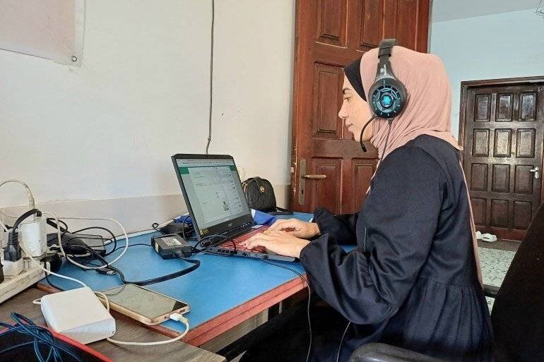 Nahla Naim travaille à distance comme consultante pour une agence de tourisme