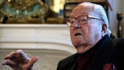 Jean-Marie Le Pen, ancien leader de l'extrême droite française, dans sa résidence de Saint-Cloud (Hauts-de-Seine), le 9 janvier 2019. (CHRISTOPHE ARCHAMBAULT / AFP)
